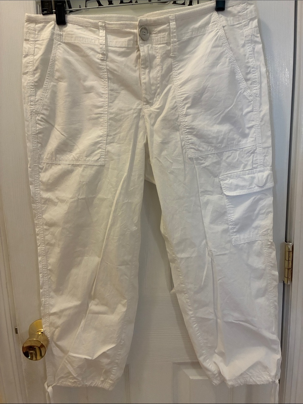 Vintage DKNY White Cargo Capri Pants with Utility Pockets